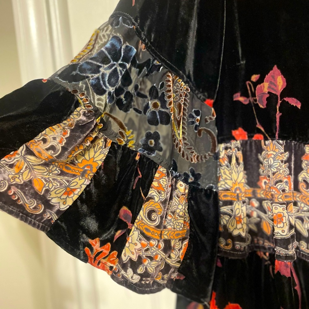 John Mark Velvet Blouse - Picture 2 of 6